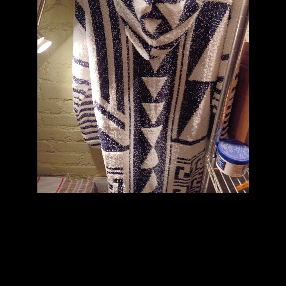 The Laguna hooded Cardi - Picture 6 of 7